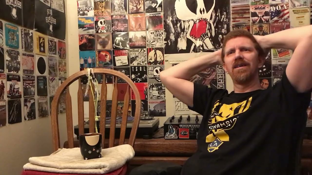Shnootz - Reaction Video (The Cure - Lullaby)