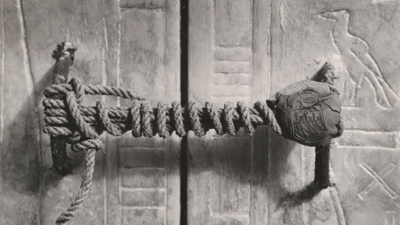10 Most Mysterious Tombs