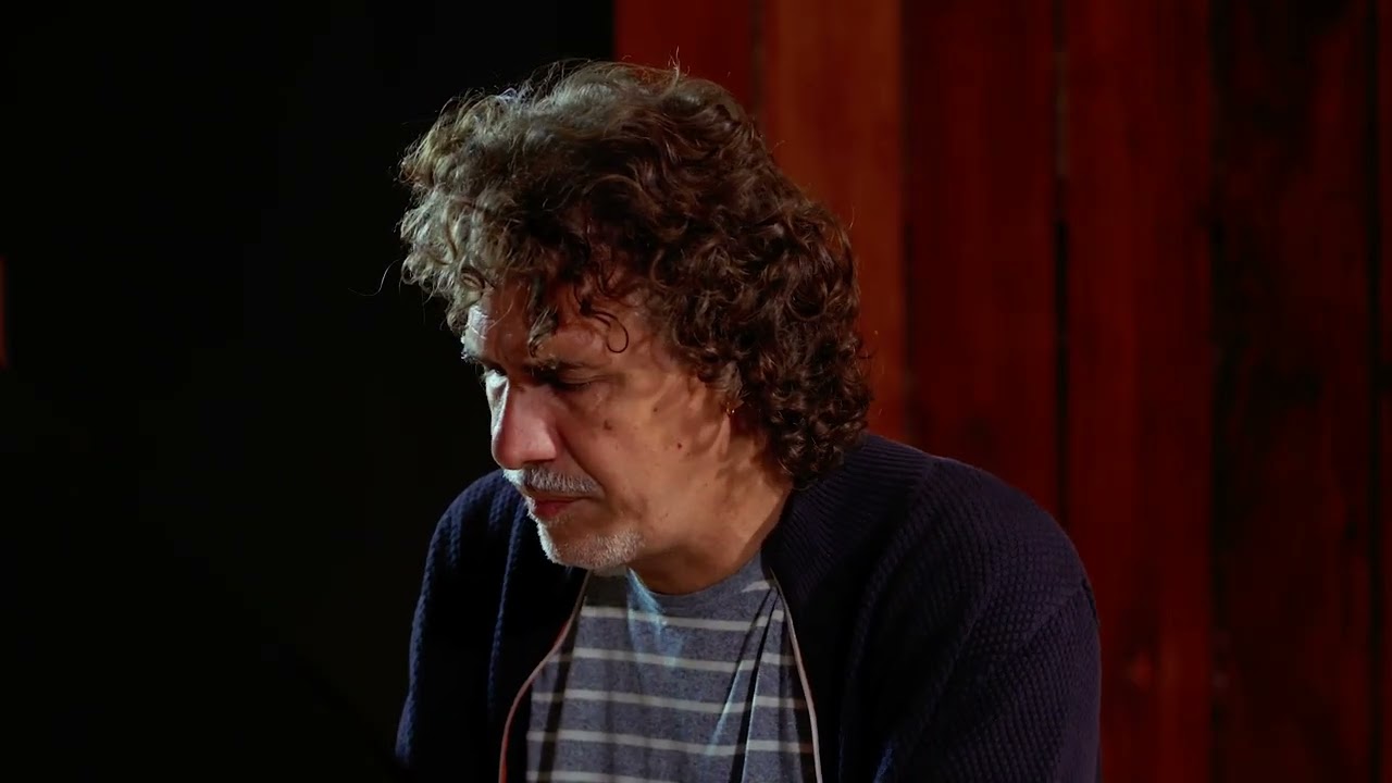 Roberto Carcassés - Otra canción. By Santiago Feliú