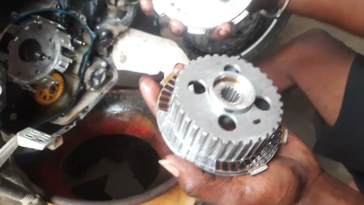 Bajaj Pulsar NS 200 bs4 in clutch plate change in தமிழ்👍