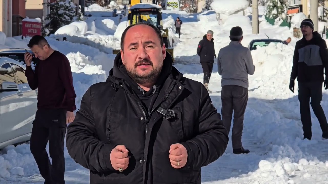 Kar yağışının ara vermesiyle, çalışmalar ara sokaklarda yoğunlaştırıldı