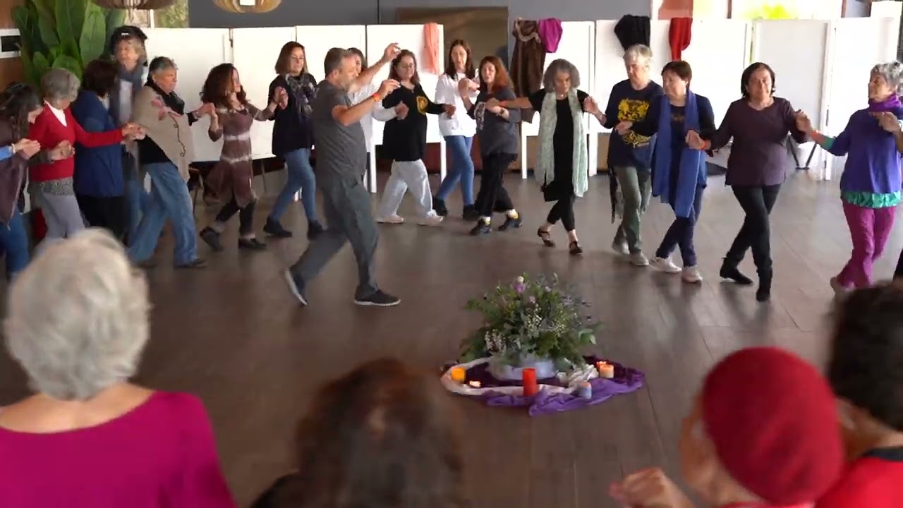 HORA NUNTASILOR, Danza Circular