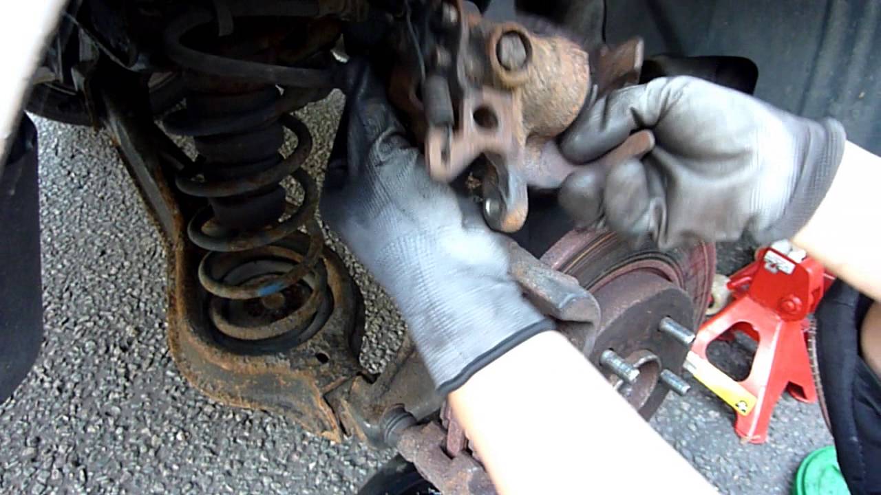 How to change the brake caliper on a Ford Mondeo Mk3