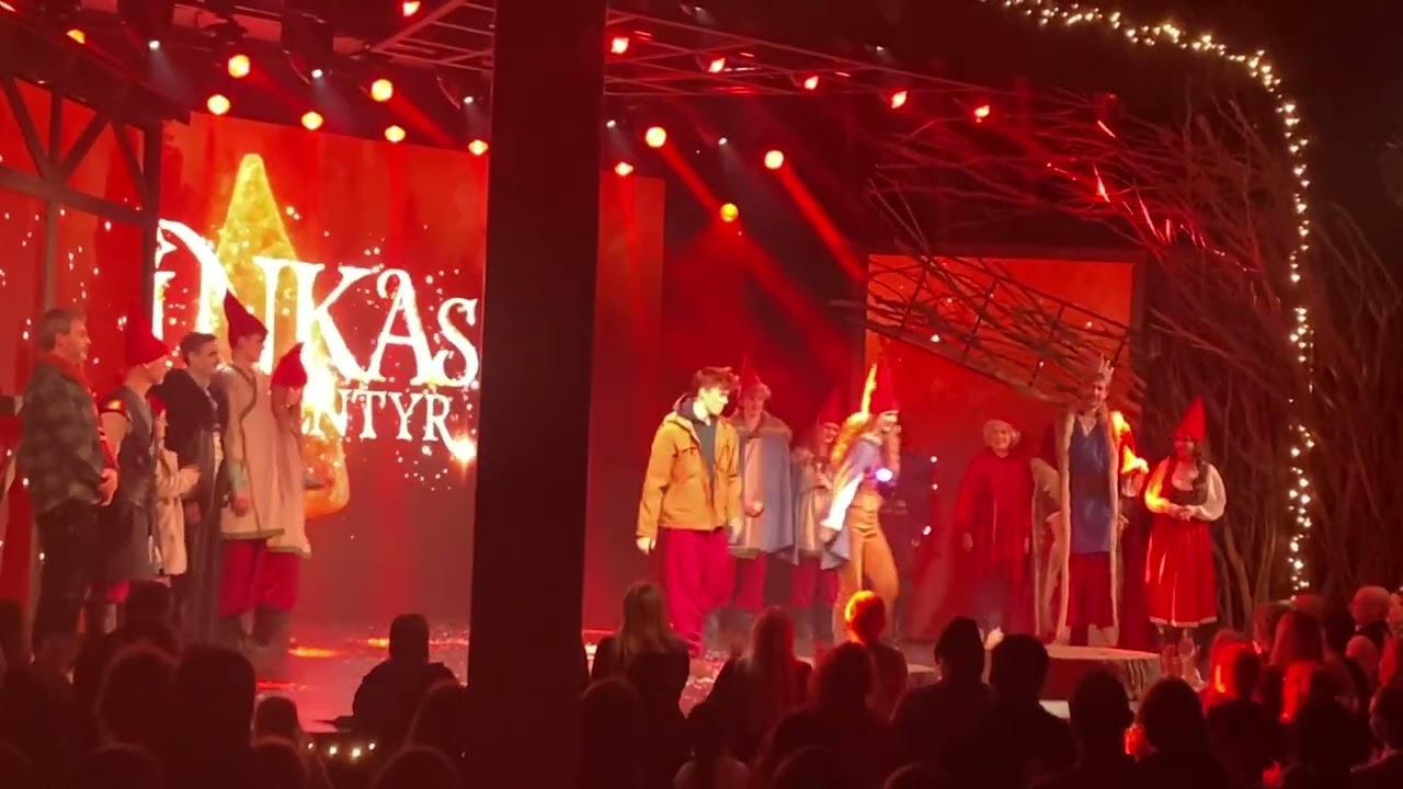 Så har man været inde og se Tinkas juleeventyr som en musical inde i Tivoli i glas salen 🎄🤩🎄￼