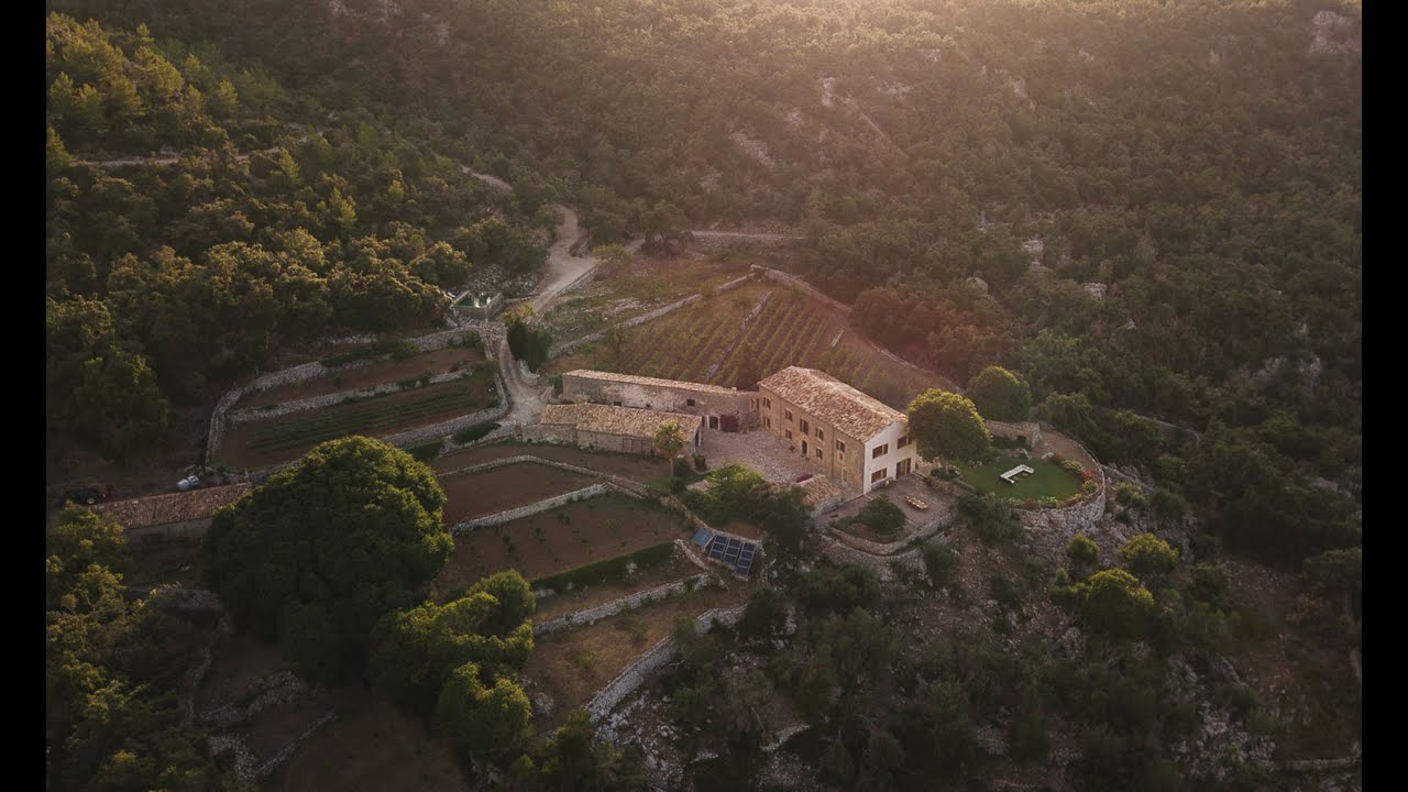 Overwhelmingly beautiful Mallorcan manor with vineyard in Pollensa