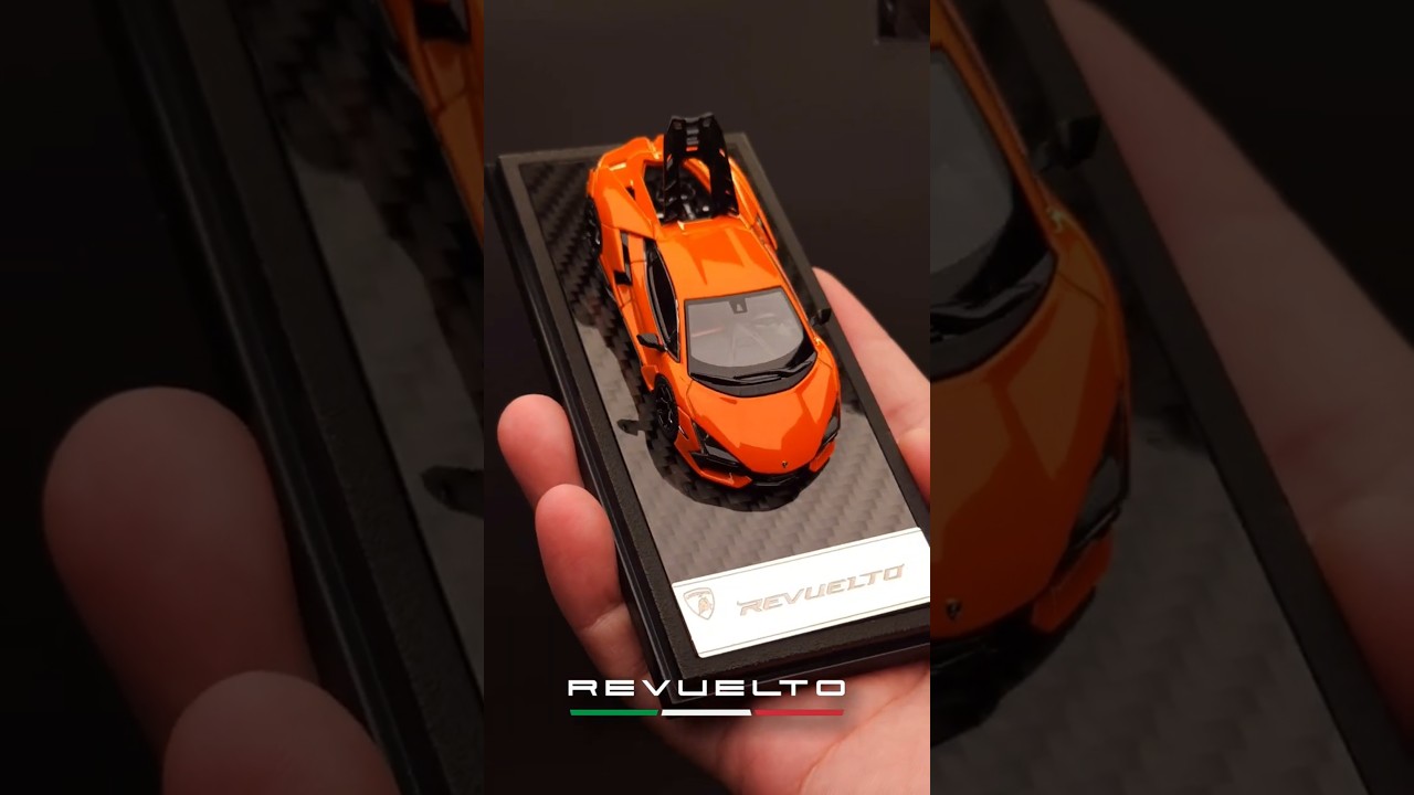 LCD 1:64 - Lamborghini Revuelto