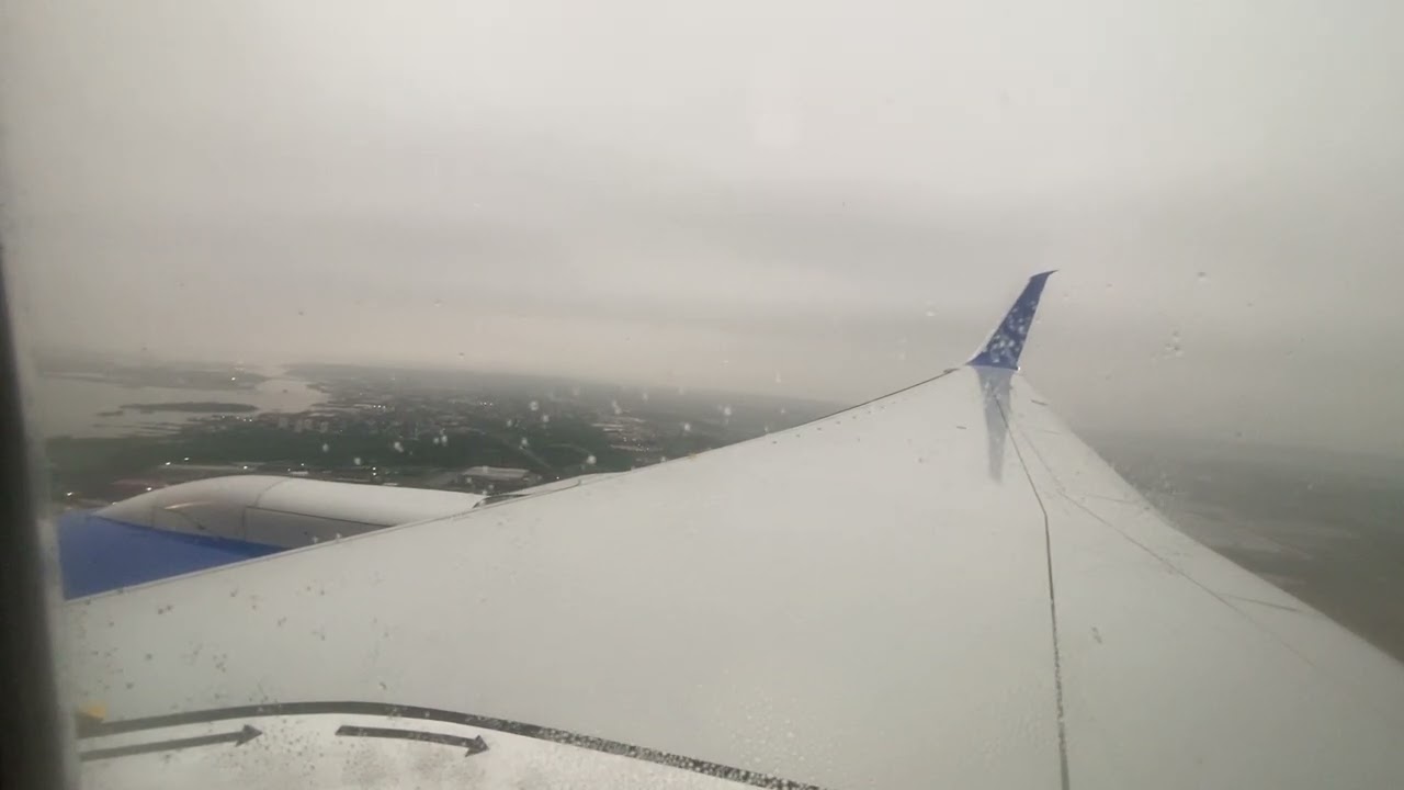 United 757-200 Landing Newark Runway 4R and Taxi to Terminal C