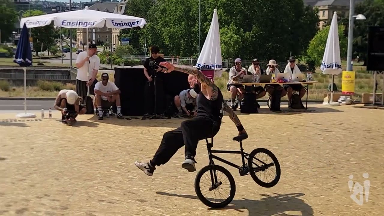 Lee Musselwhite bmx flatland qualification run at Flat du Palais, Stuttgart Germany