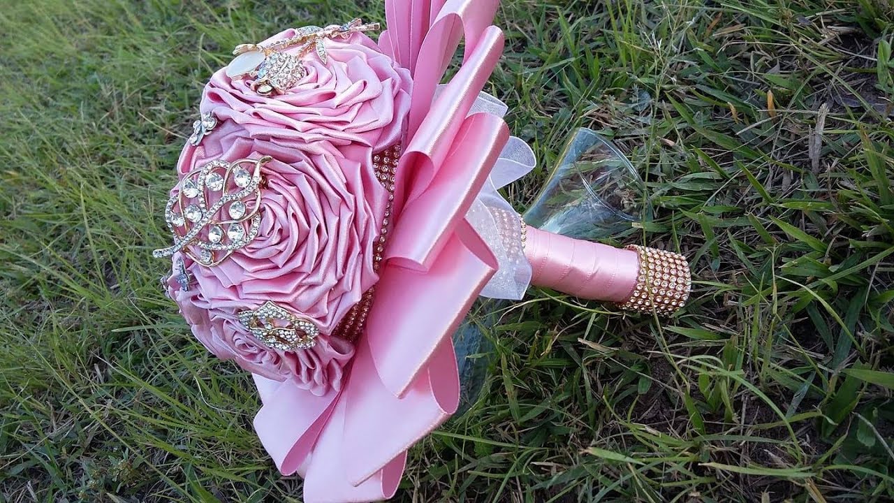 BUQUÊ DE NOIVA PASSO À PASSO!!! PARTE 2 - COM BROCHES E ROSAS DE CETIM! LINDOOOO^^