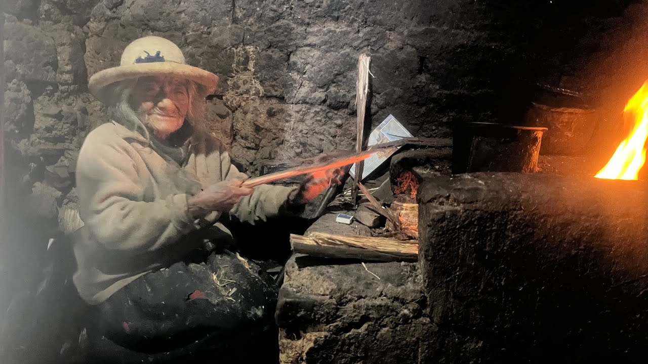 Le Preparamos su Desayuno, La Abuelita ya Mira bien y Aún Cocina.