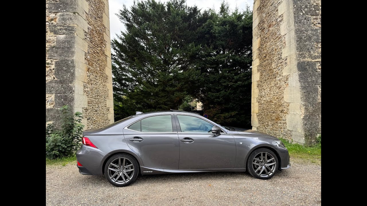 Lexus IS 300h F-Sport