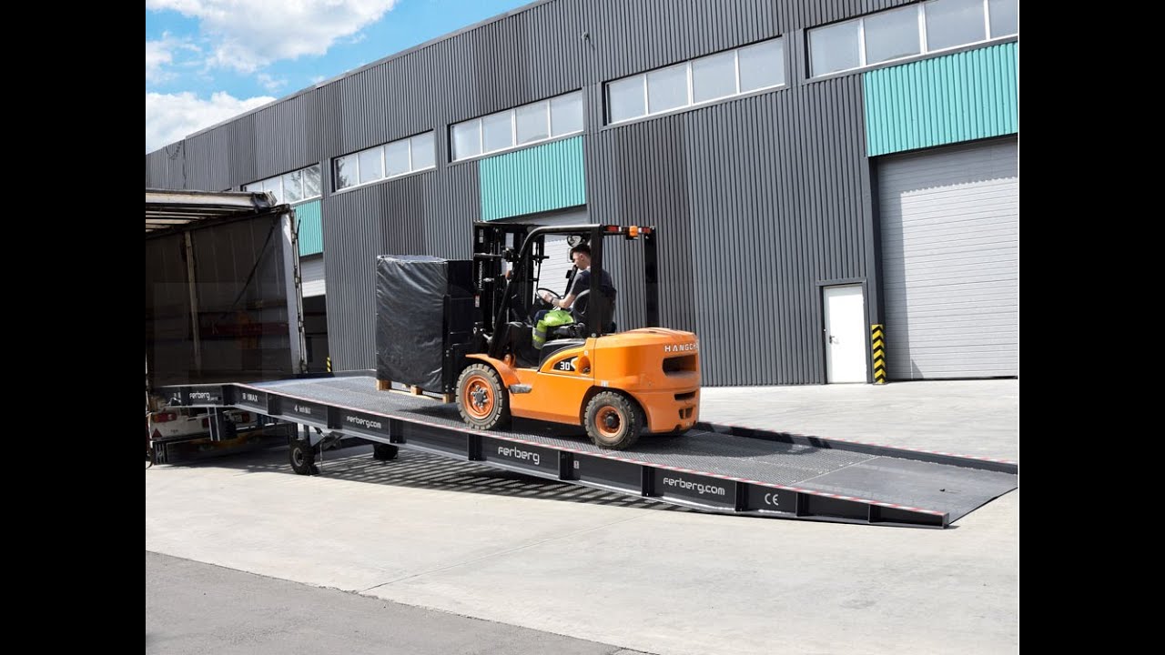 Mobile loading ramps FERBERG. Mobile Verladerampen FERBERG. Mobiele laadbruggen FERBERG.