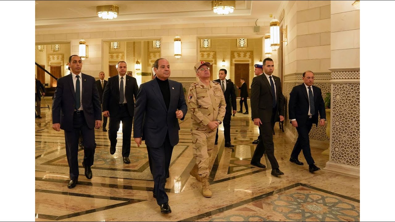 #موقع_الرئاسة | الرئيس عبد الفتاح السيسي يقوم بزيارة مسجد السيدة نفيسة (رضي الله عنها)