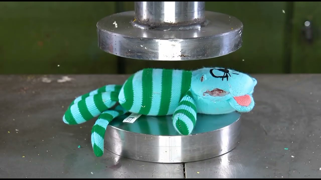 Cute Doll VS Hydraulic presss #viralvideos #trendingnow #satisfying #blenderanimation #blender