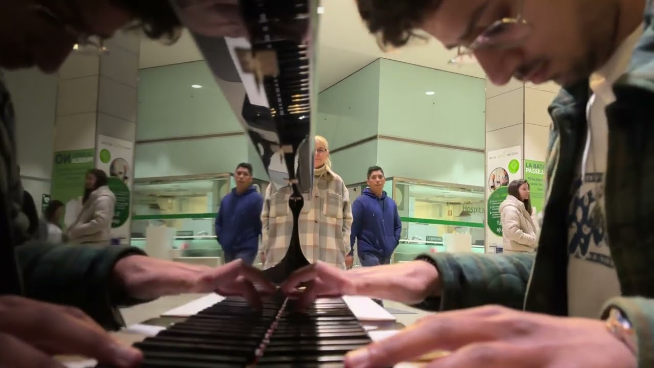 Emotional ‘Experience’ on Public Hospital Piano