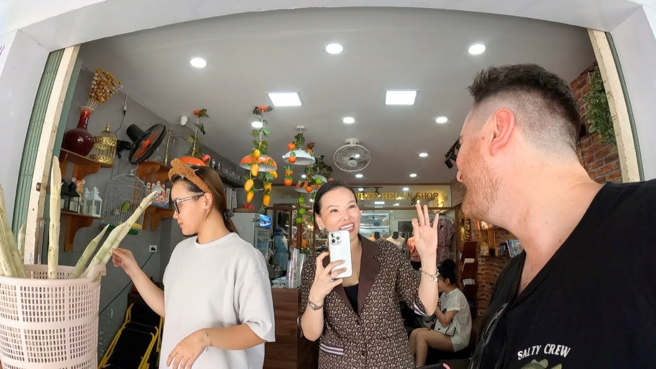 Friendly Locals in Huế Greet an American | Good Morning Vietnam 31