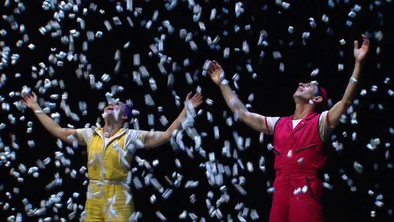 Acrobuffos present: Air Play
