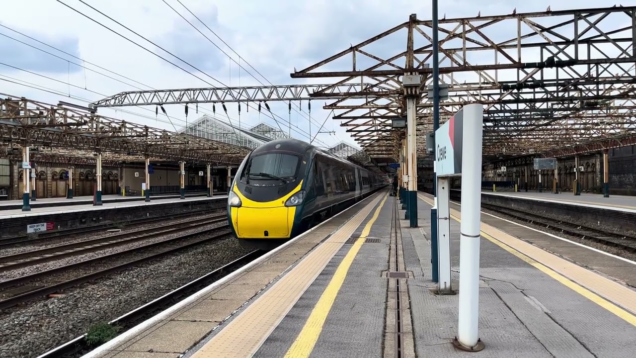 Avanti West Coast Class 390 (Reverse Formation) at Crewe