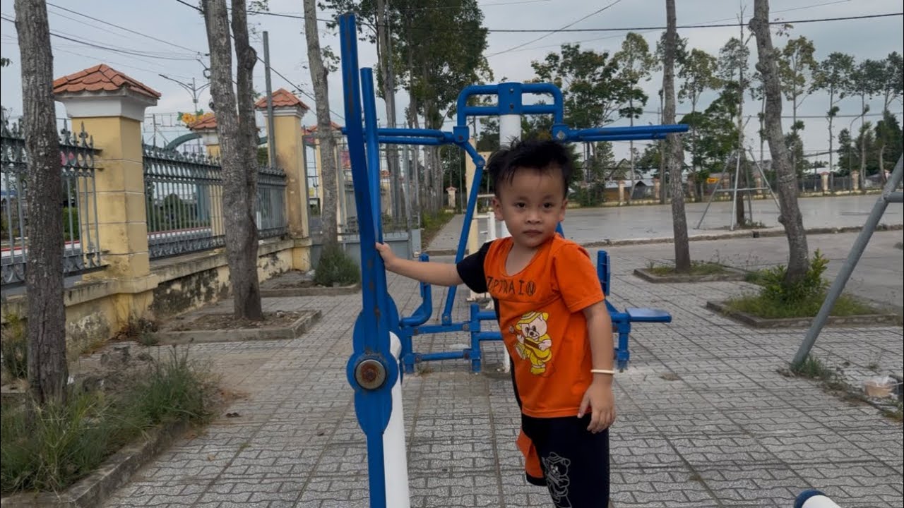 Chuột Mê Tập Thể Dục Ngoài Công Viên #ngocdieuvlog123 #chuottaptheduc