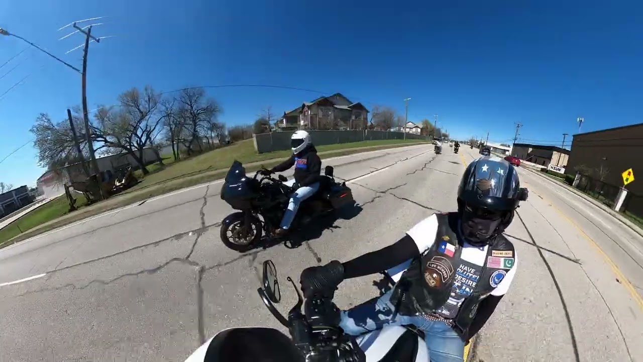 Boys Ride to Gar Hole Today 🏍️ #GlideLife #RoadGlide #TexasBikerLife #BikerBrotherhood #DFWBikers p2
