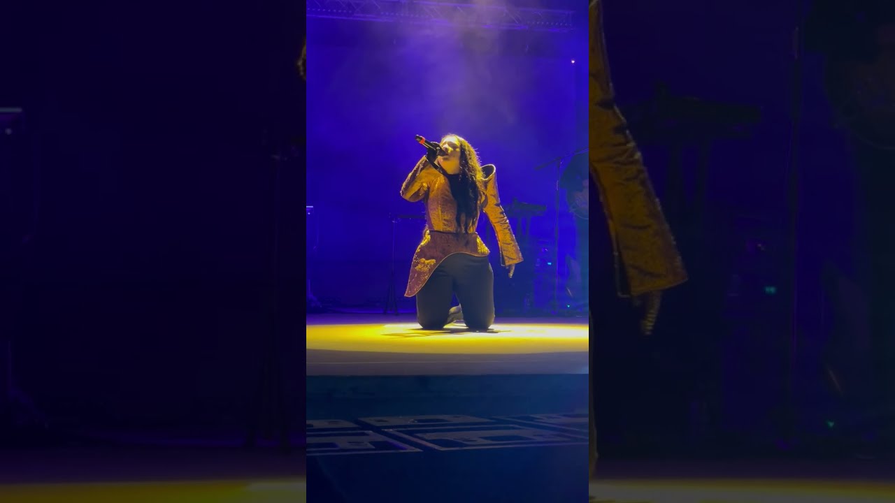 Carla Morrison - “Disfruto (en vivo)” @ El Trompo, Tijuana BC