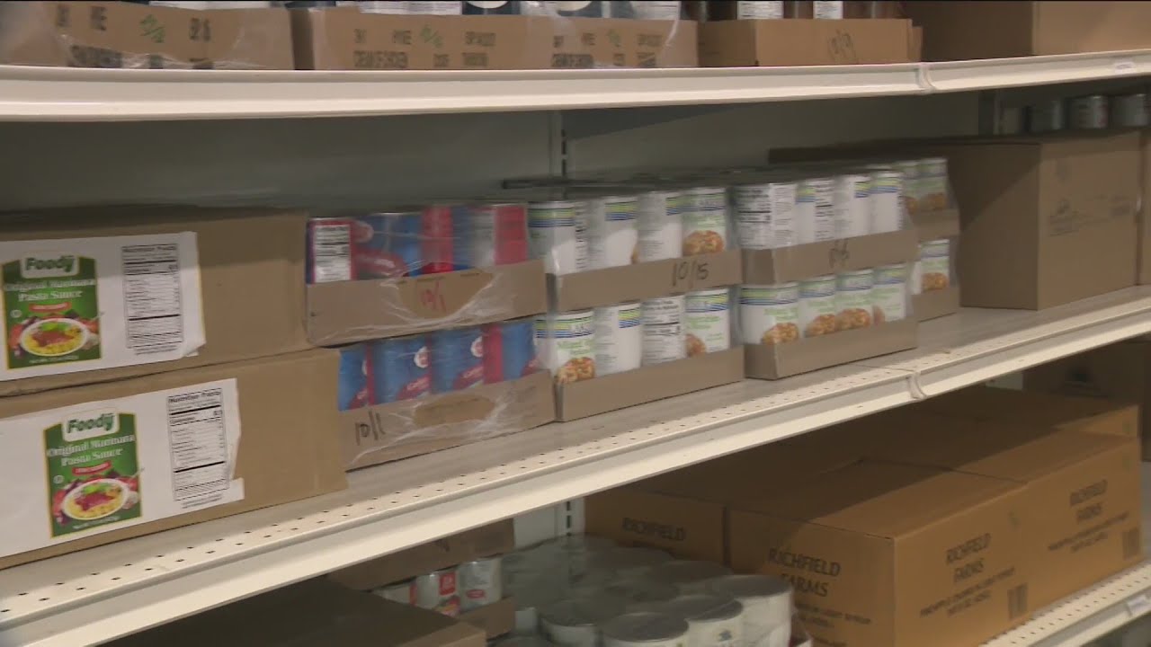 Food Pantries prepare for surge following SNAP funding expiring