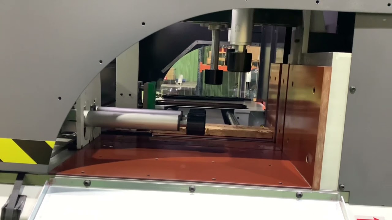 Tronzadora autom&aacute;tica con alimentador &ldquo;MG&rdquo; GAA-800-90&deg;-CNC￼