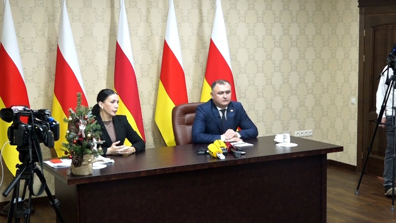 Президент Алан Гаглоев ответил на важные вопросы от СМИ, которые волнуют жителей Южной Осетии