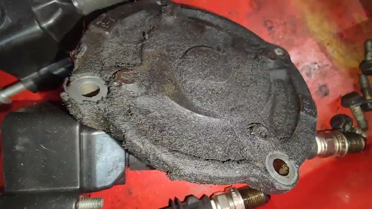 Porsche 996 S.R - Scavenge pump bank 1 installed with oil separator & spark plug tubes