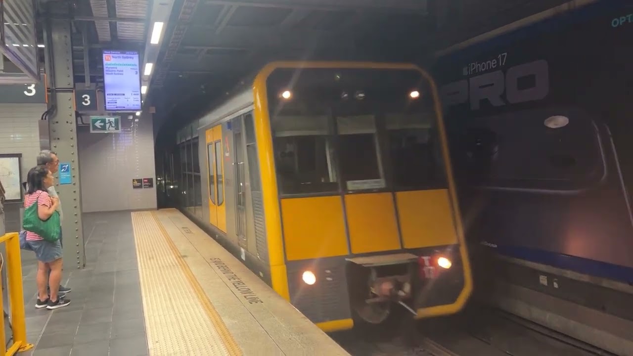Sydney Trains Tangara T & G Set T17 + T122 With A & B Set Style Doors at Town Hall Platform 3