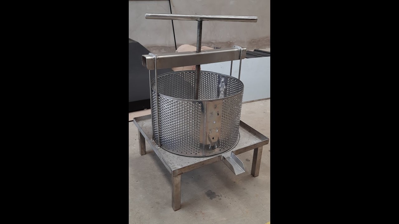 Prensa inox para uva - Prensa para fabricação de vinho feita com material comprado no ferro velho