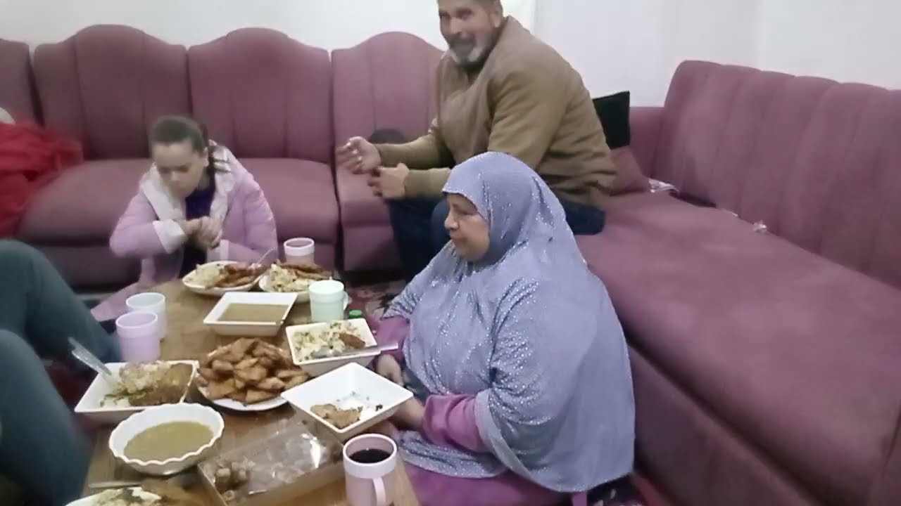 كل سنه وانتم طيبين كل سنه وانتم بخير