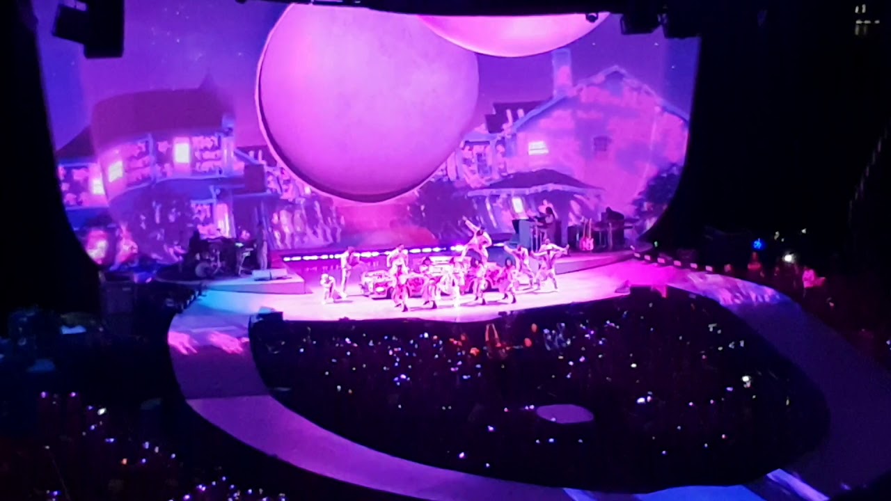 ARIANA GRANDE - 7 RINGS - O2 Arena, London - 16.10.2019