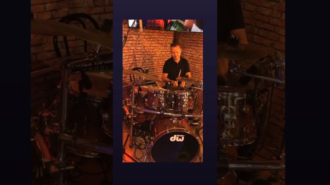Rade Kosmajac svira bubanj 🥁