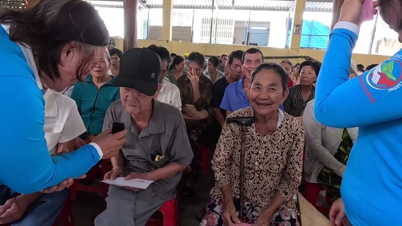 Trao 204 phần quà của hội 