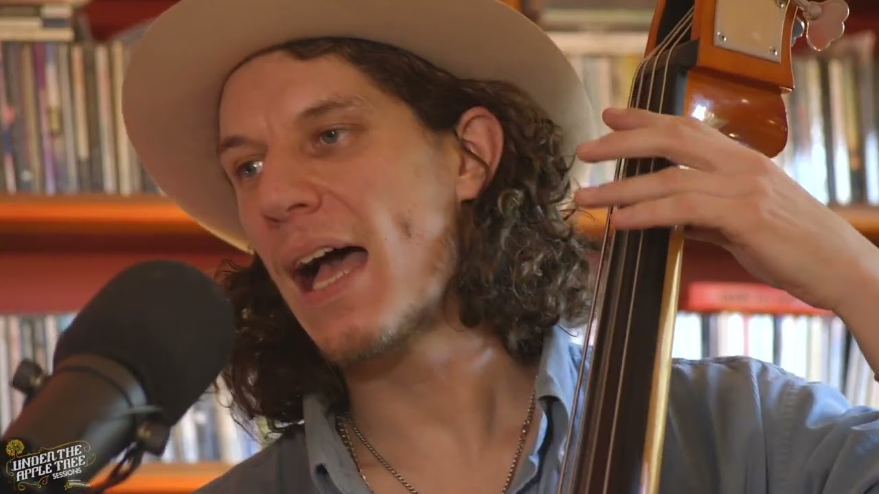 True Strays - 'Campesina' | #UnderTheAppleTree