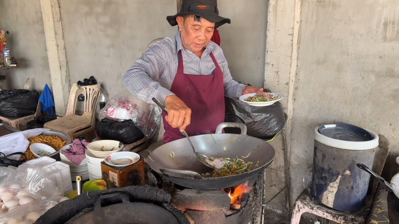 Pu Chea Best Lort Cha + More Local Foods in Pursat, Cambodia Review