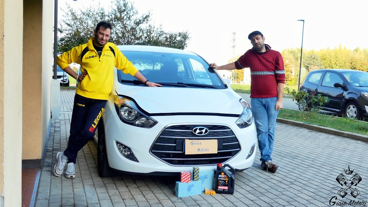 Tagliandone in garage !  La HYUNDAI IX20 sotto le nostre mani ....