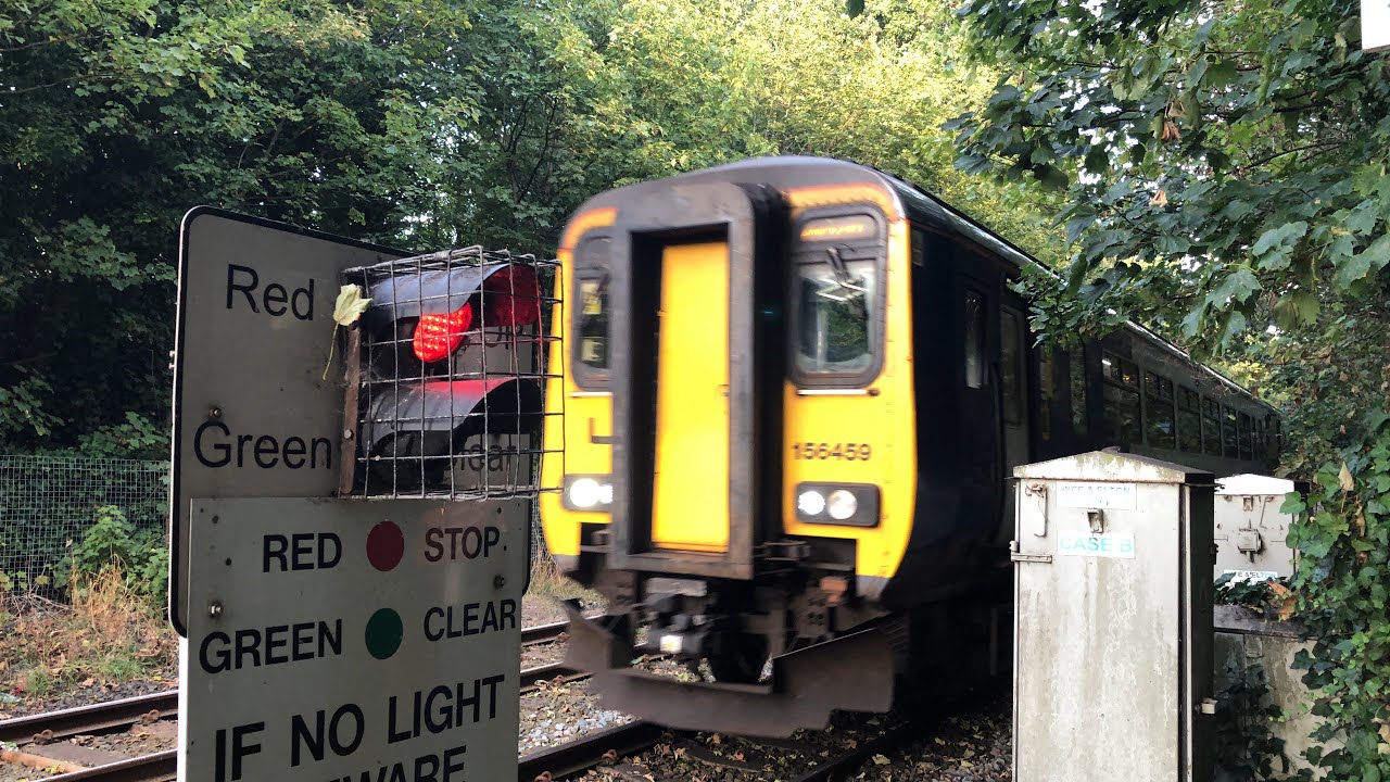 *Crossing Deactivates Early* Ince & Elton Level Crossing, Cheshire (12/09/2025)