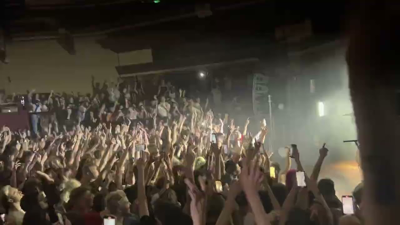 Vroom Vroom (intro) - Charli XCX @ Pryzm 24/06/22 (EPILEPSY WARNING!!!)