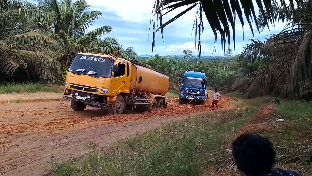 Mobil SPO narik mobil PERTAMINA PART 1 #SAWIT #KALIMANTAN #OPIKMUHIDIN