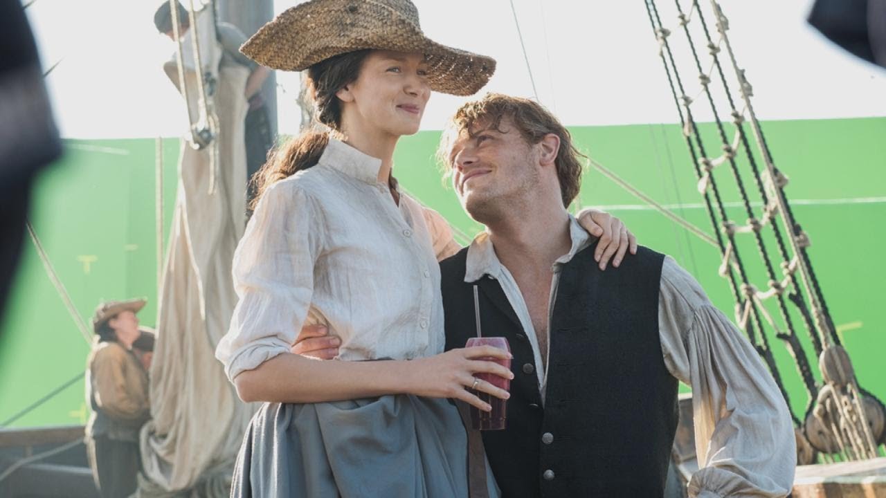 'Outlander' Season 3 Scoop on Jamie and Claire's 'Really Special' Print Shop Reunion!