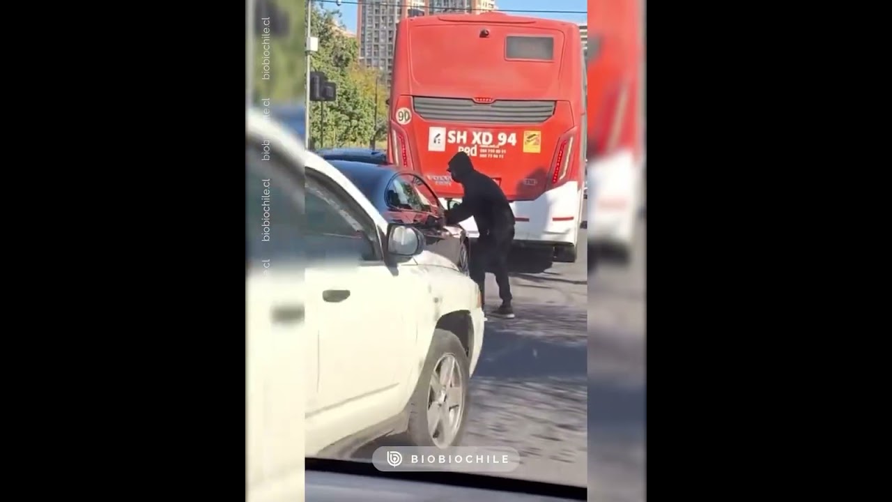 Atropellan y agreden a delincuente tras intento de robo de auto en un taco en Independencia