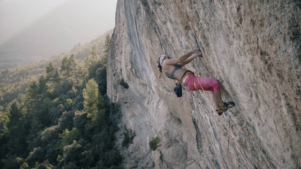 Sasha DiGiulian - American Hustle, First Female Ascent - 5.14b(8c)