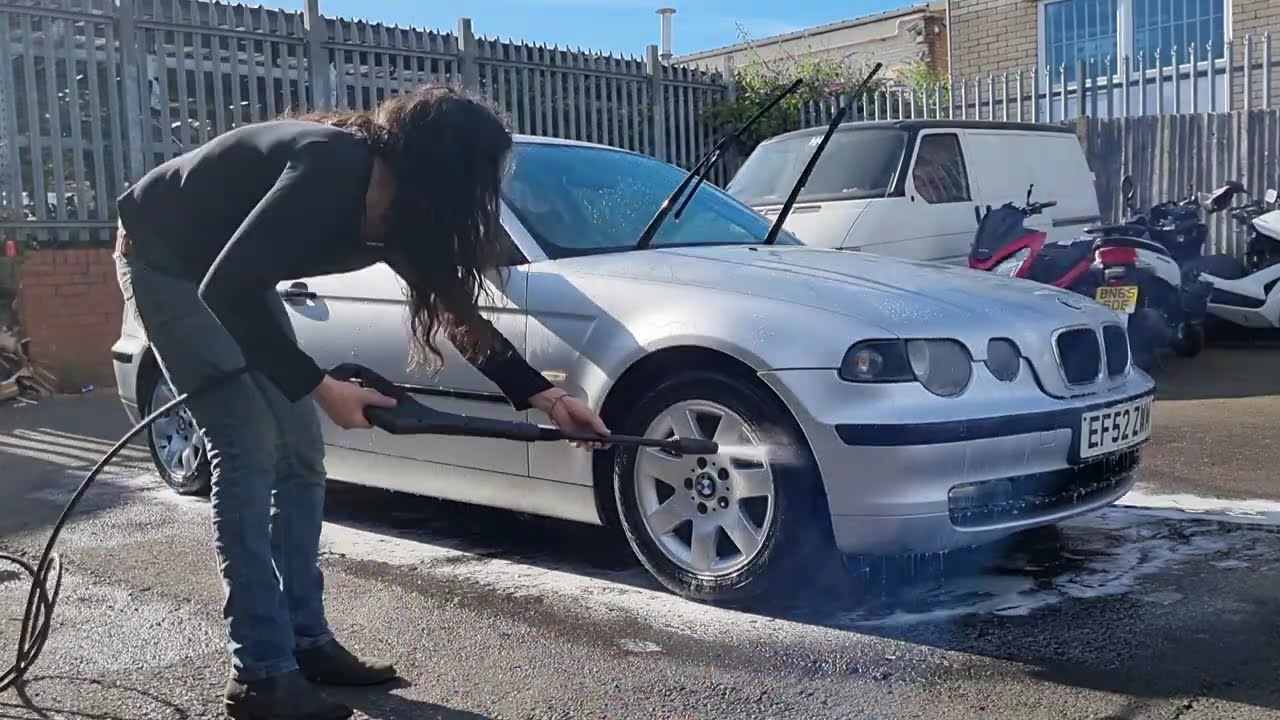S01E01 BMW 318TI Compact - Inspect And Clean #E46