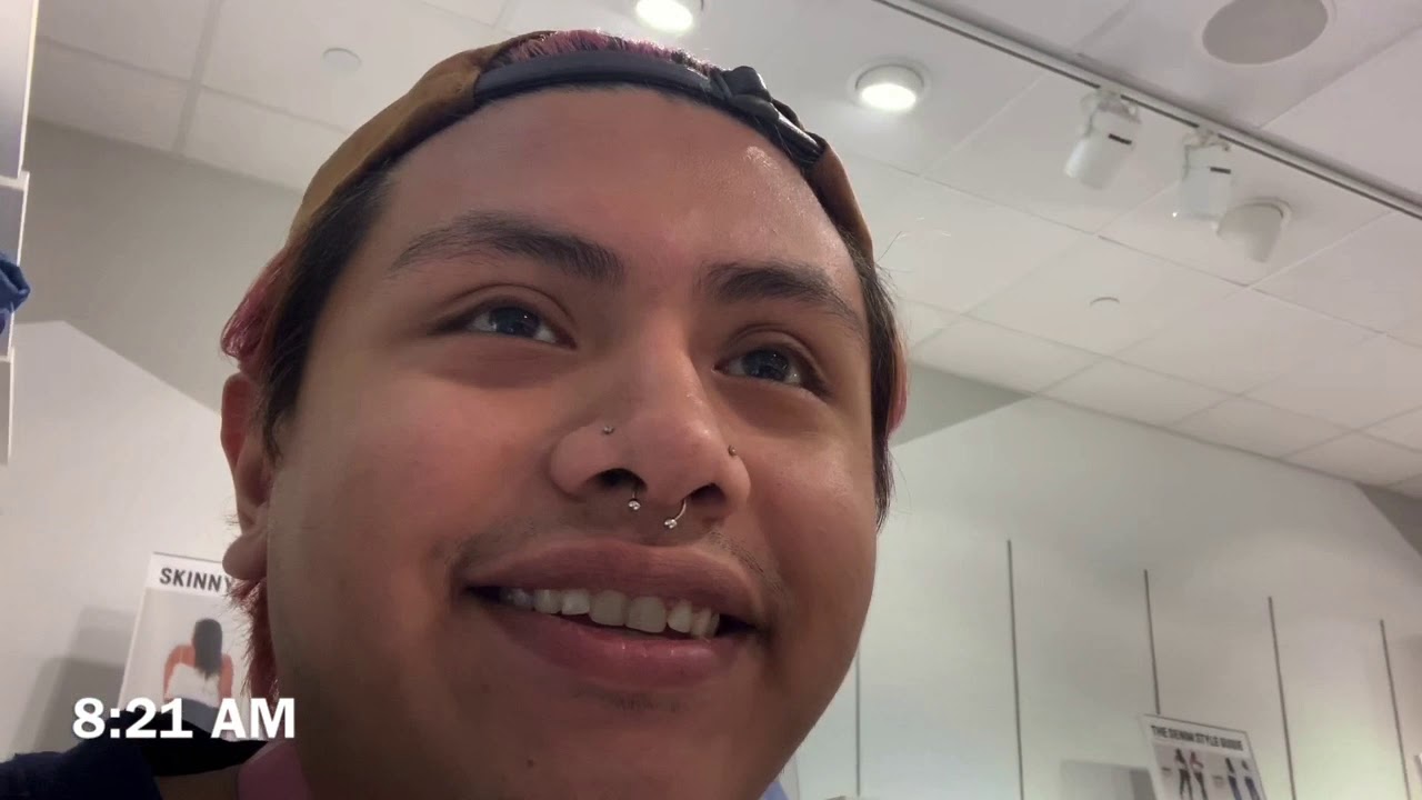 Day In The Life Of A H&M Employee