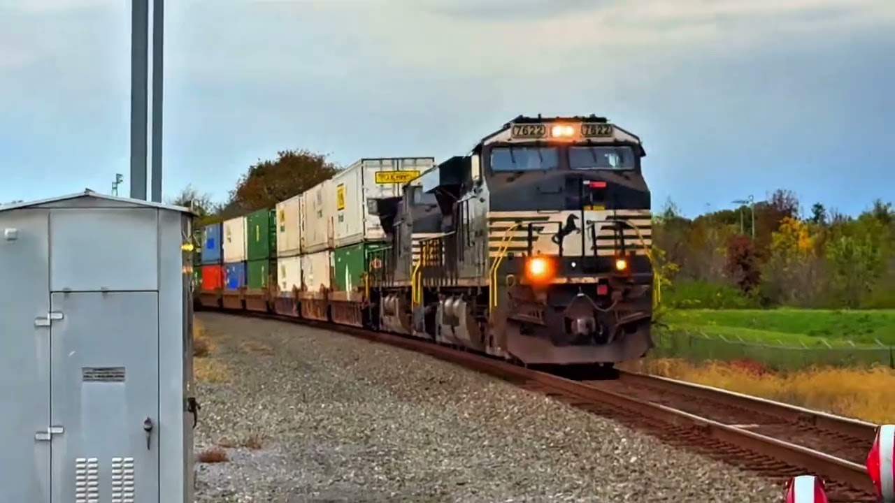 Mixture of Norfolk Southern Trains between Chambersburg and Hagerstown. Mixed freight & Intermodal. 