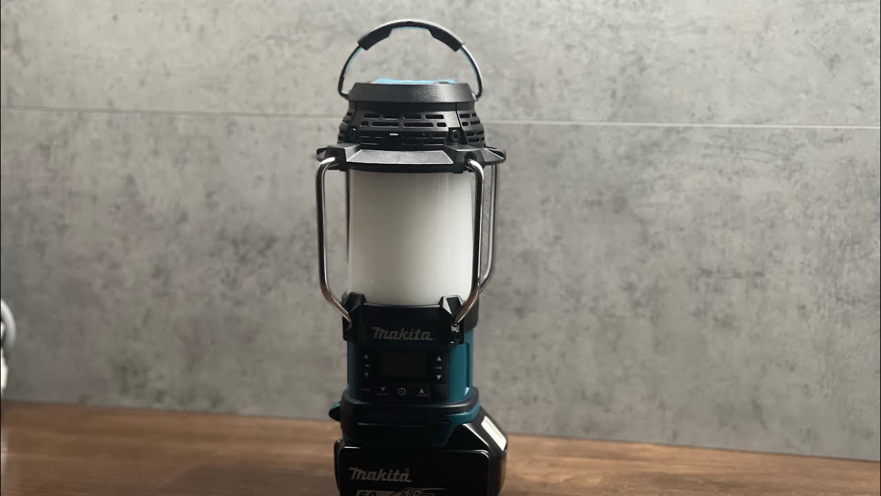 Огляд Радіо Ліхтаря Makita DMR055