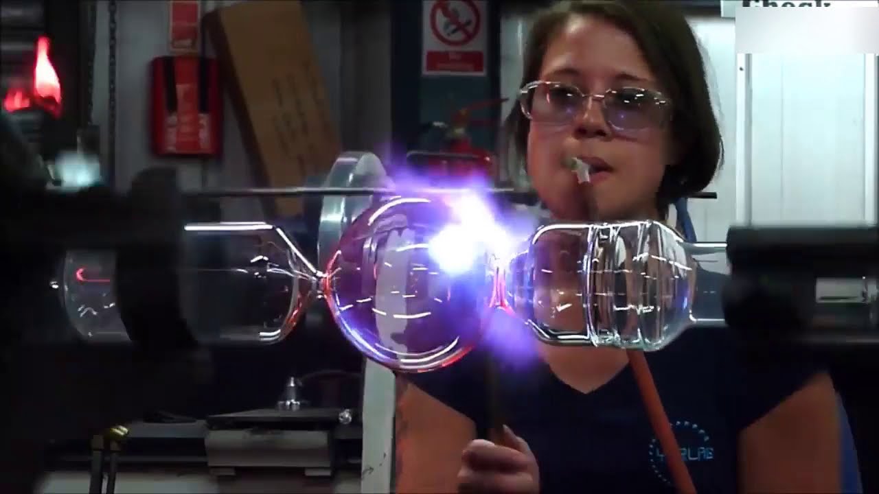 Creative Glass Workers with Mind-blowing Skills(in 2021)