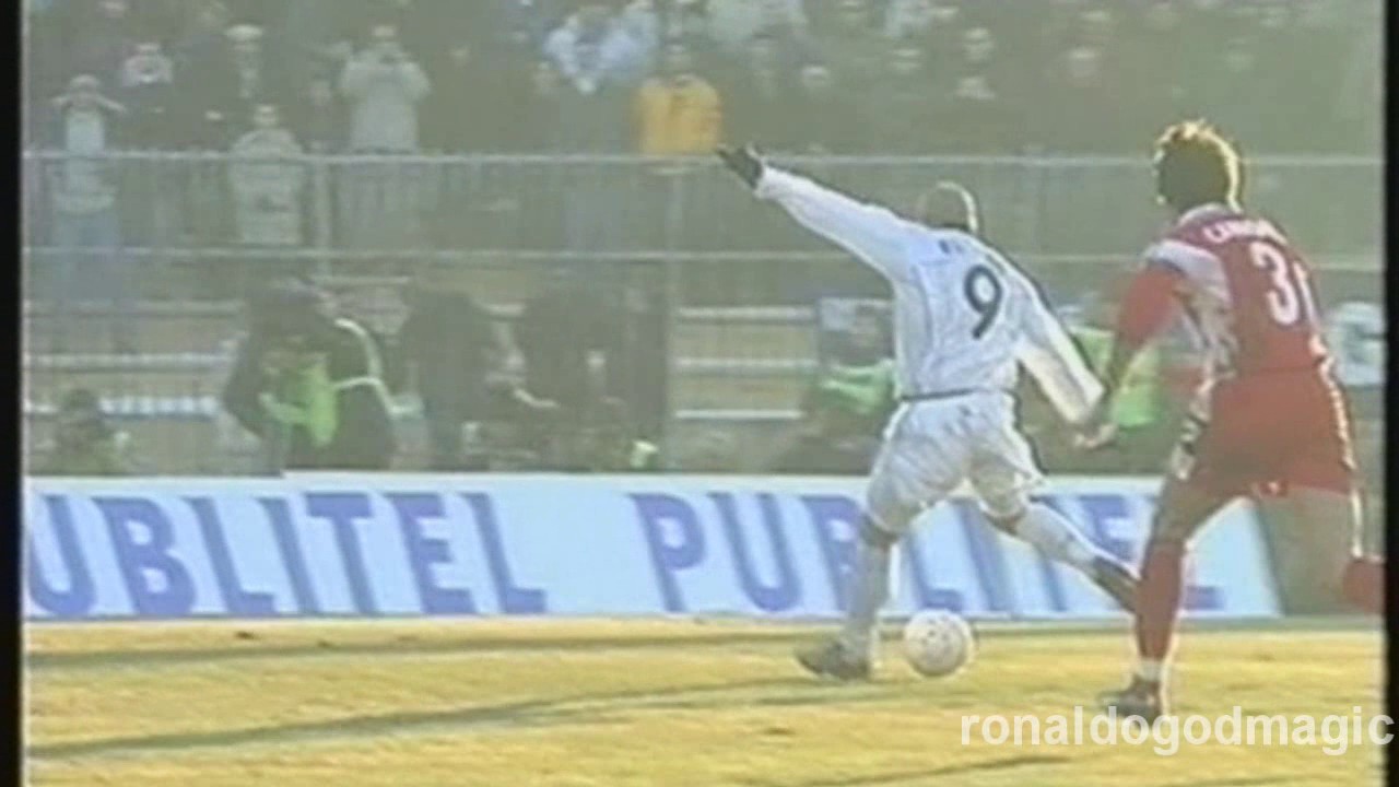 01/02 Away Ronaldo vs Piacenza